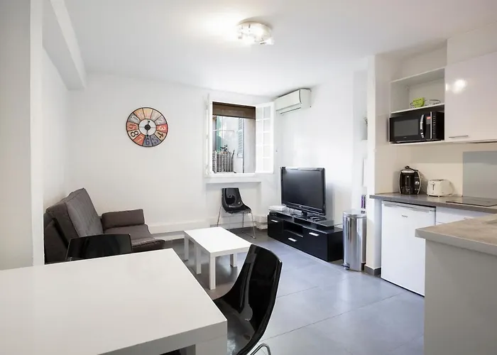 Chez Dominique - 1 Chbre 2-4pers Centre Migrainier Ancien With Ac *